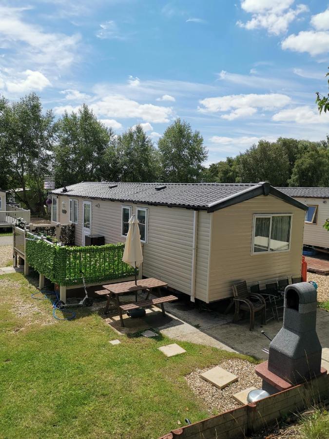 3 Bedroom Caravan With Hot Tub Tattershall Lakes Exteriör bild