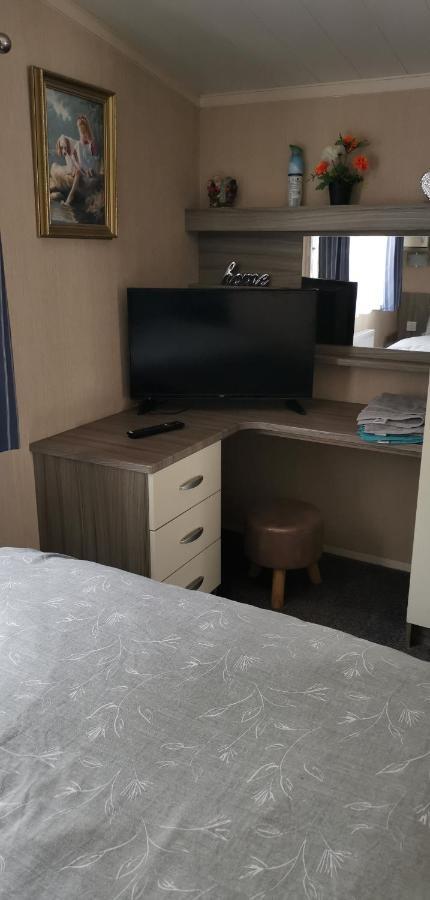 3 Bedroom Caravan With Hot Tub Tattershall Lakes Exteriör bild