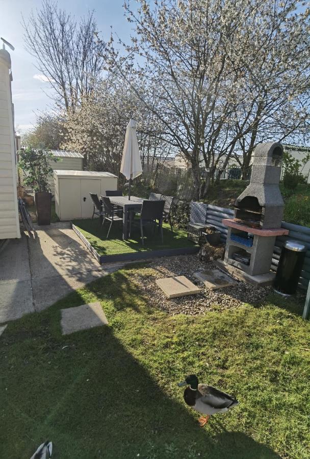 3 Bedroom Caravan With Hot Tub Tattershall Lakes Exteriör bild