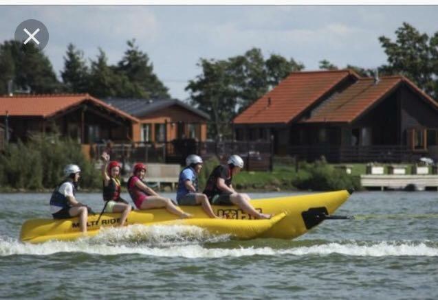 3 Bedroom Caravan With Hot Tub Tattershall Lakes Exteriör bild